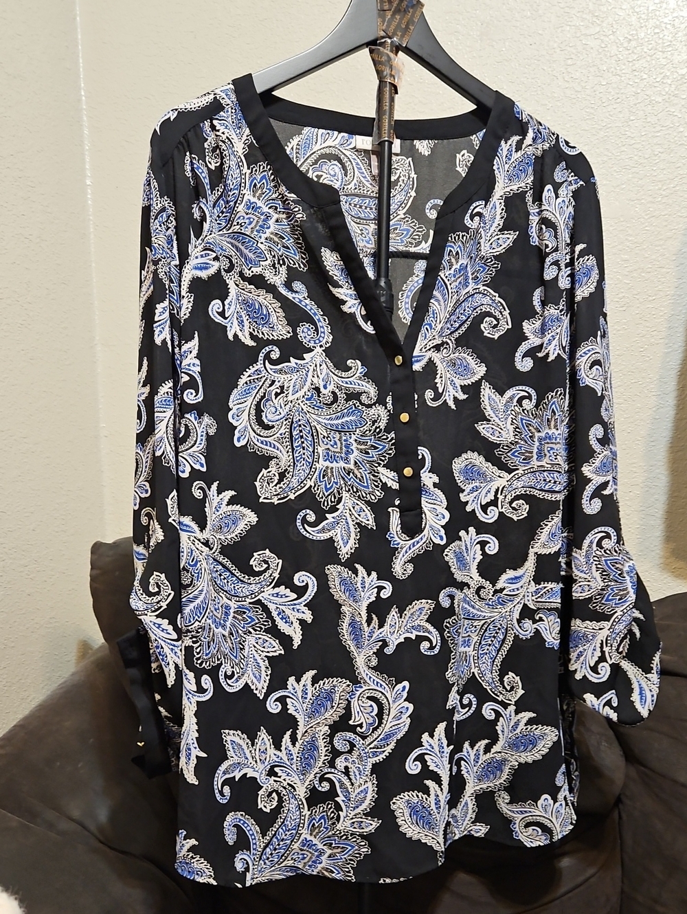 Roz & Ali Black Paisley Print Tunic with Blue and White Accents SZ 3X.